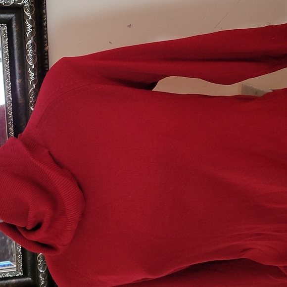 Sweater - Picture 4 of 9